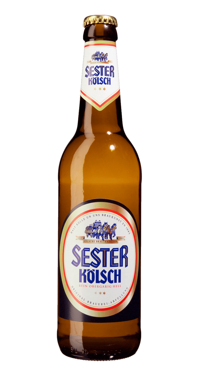 Eine Flasche Bier mit Etikett steht vor einem weißen Hintergrund. Das Etikett zeigt blaue und rote Textelemente.